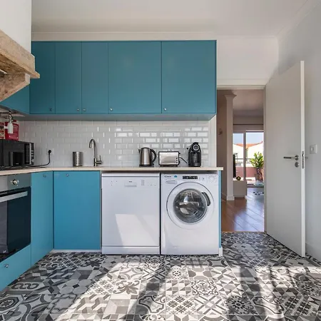 Lovelystay - Sunny 1bdr W/terrace Διαμέρισμα *