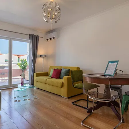 Sunny 1bdr With Terrace By Lovelystay