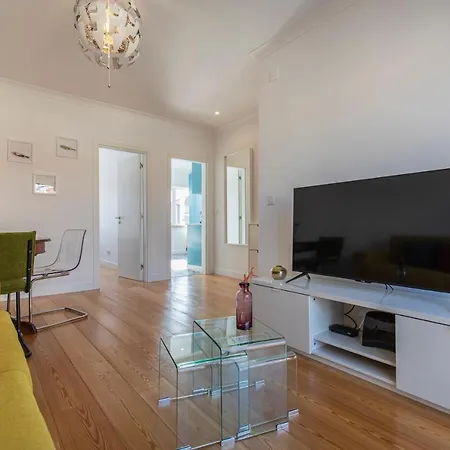 Lovelystay - Sunny 1bdr W/terrace Lizbona