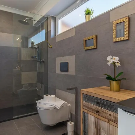 Lovelystay - Sunny 1bdr W/terrace * Lisbon