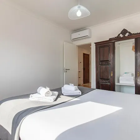 Lovelystay - Sunny 1bdr W/terrace Apartment *