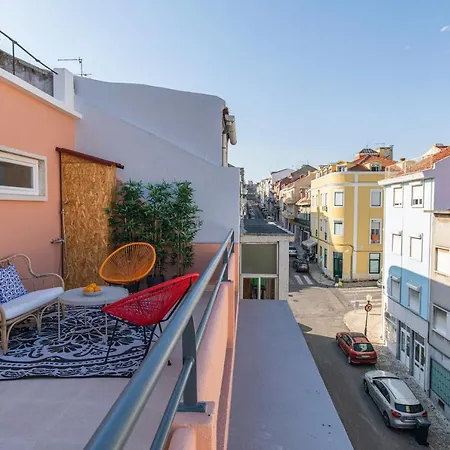 Lovelystay - Sunny 1bdr W/terrace Apartment Lisbon